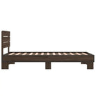 Bedframe met metalen poten en multiplex lattenbodem van bewerkt hout - Bedden & bedframes