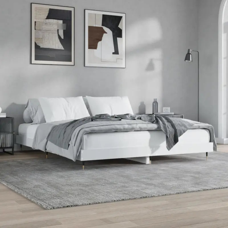 Bedframe met metalen poten en multiplex lattenbodem van bewerkt hout - Wit / 180 x 200 cm - Bedden & bedframes