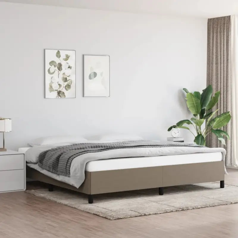 Bedframe met multiplex lattenbodem voor een stevige ademende slaapplaats - Taupe / 200 x 200 cm / 35 cm - Bedden &