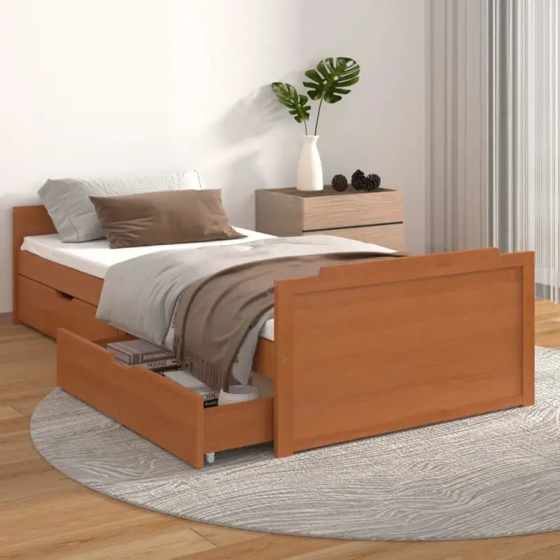 Bedframe van massief grenenhout met rustieke uitstraling - Bedden & bedframes