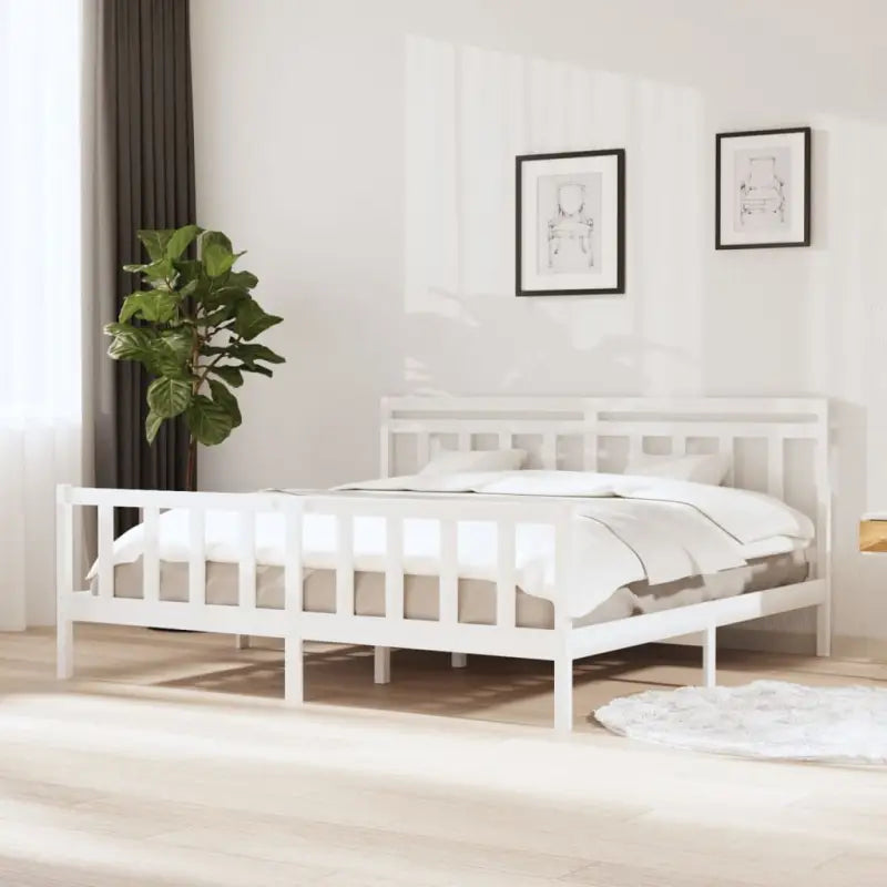 Bedframe van massief grenenhout met tijdloos ontwerp voor de slaapkamer - Wit / 200 x 200 cm - Bedden & bedframes