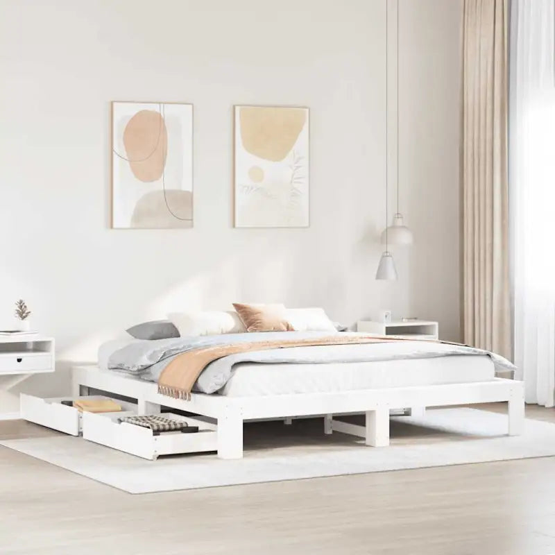 Bedframe van massief grenenhout voor een stabiele nachtrust - Wit / 200 x 200 cm - Bedden & bedframes