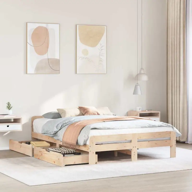 Bedframe van massief grenenhout voor een stevige en duurzame slaapruimte - Bedden & bedframes