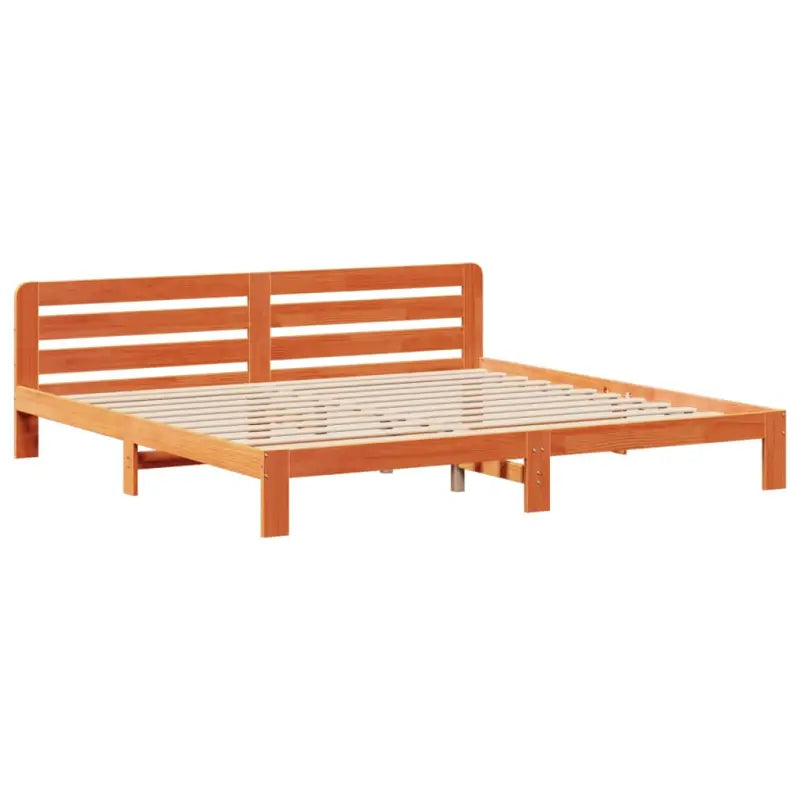 Bedframe van massief grenenhout voor een stevige en duurzame slaapplaats - Bedden & bedframes