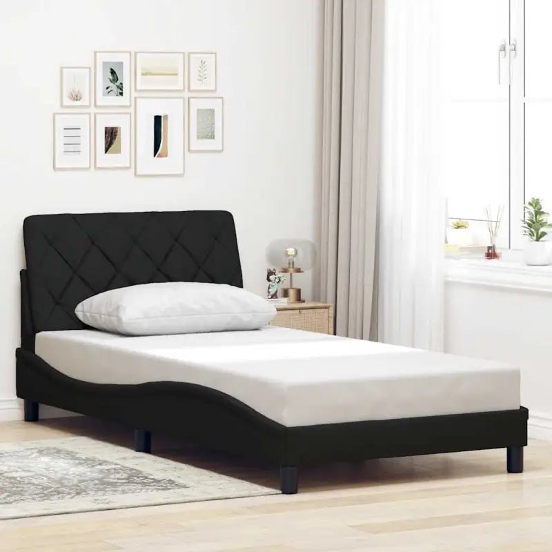 Donkerbruin bedframe met ademend vermogen en comfortabel polyesterstof - Zwart / 100 x 200 cm - Bedden & bedframes