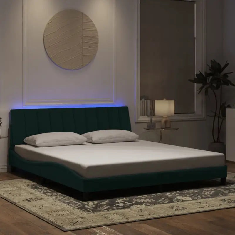 Donkergroen bedframe met LED-verlichting en multiplex lattenbodem - Bedden & bedframes