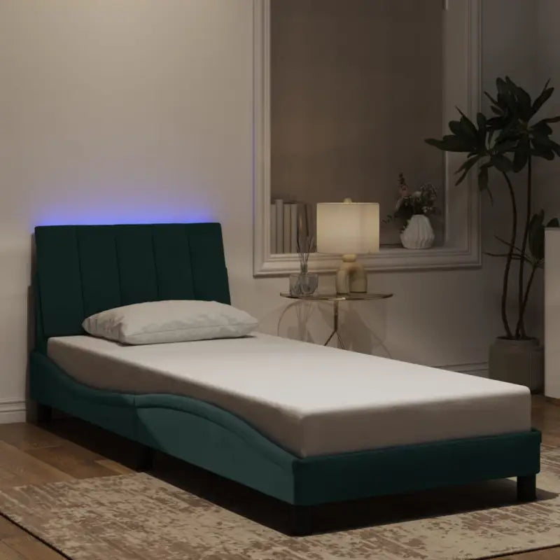 Donkergroen bedframe met LED-verlichting en multiplex lattenbodem - Donkergroen / 90 x 190 cm - Bedden & bedframes