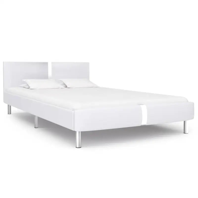 Elegant klassieke bedframe met stalen poten voor een stijlvolle slaapkamer - Bedden & bedframes