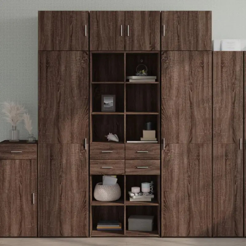 Elegante hoge kast van bewerkt hout voor jouw bestaande interieur - bruin eikenkleur / 1 - Dressoirs & buffetkasten