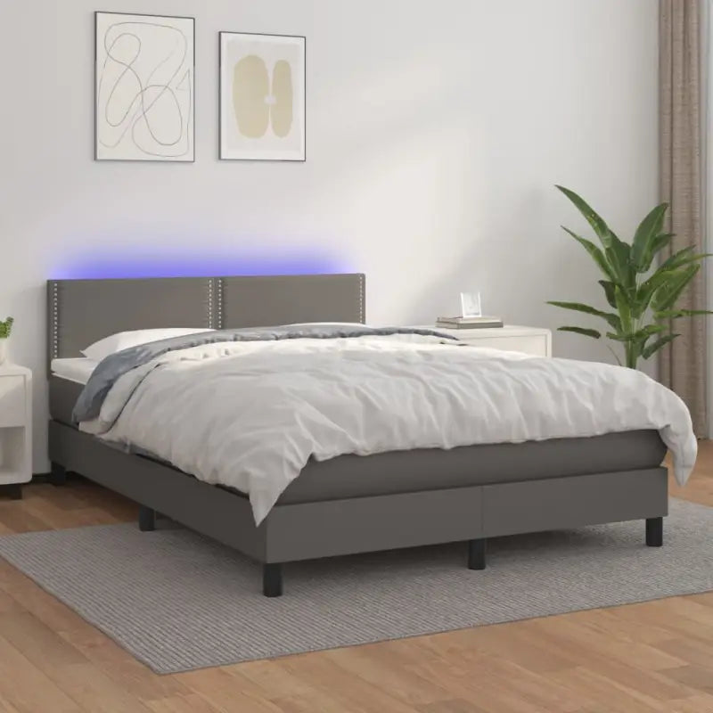 Grijze boxspring met matras en LED voor een rustgevende slaapkamer - Grijs / 140 x 190 cm / Effen met spijkers - Bedden