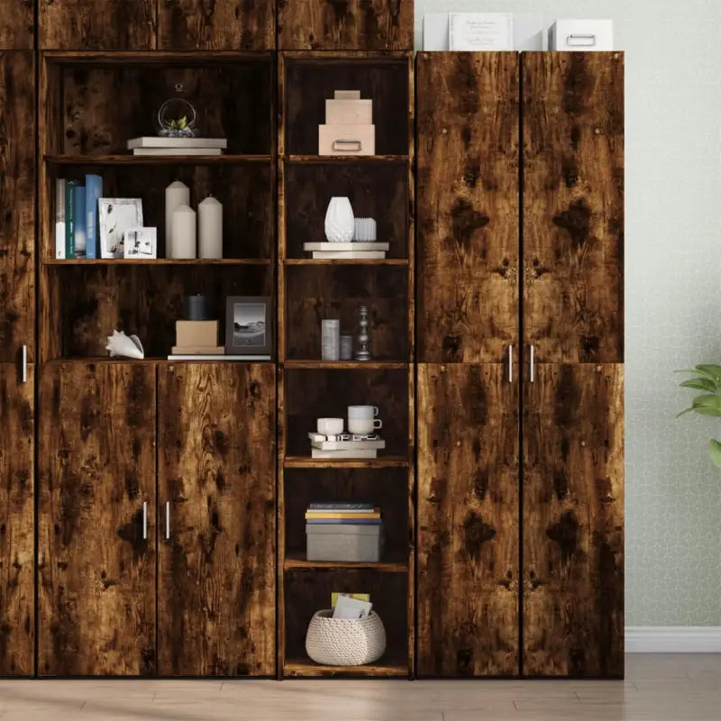 Hoge kast van bewerkt hout voor een elegante uitstraling in je bestaande interieur - Gerookt eiken / 1 - Dressoirs &