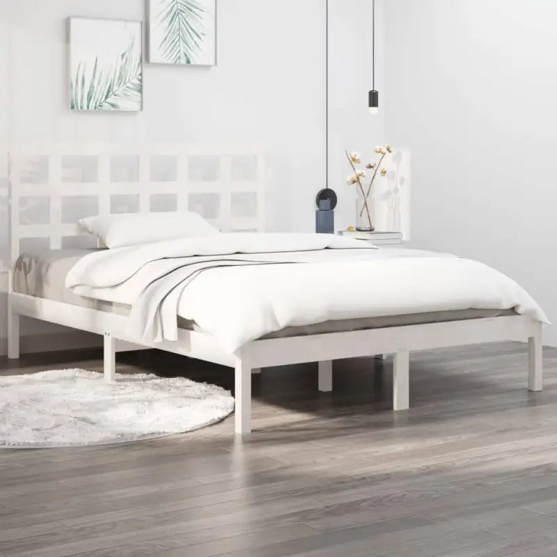 Klassiek bedframe van massief grenenhout voor een tijdloze slaapkamer uitstraling - Wit / 140 x 190 cm - Bedden &