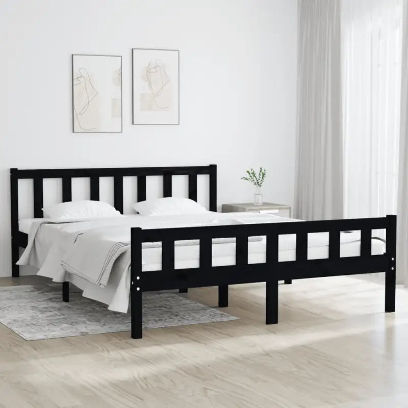 Klassiek bedframe van massief grenenhout voor een tijdloze slaapkamer uitstraling - Zwart / 120 x 200 cm - Bedden &