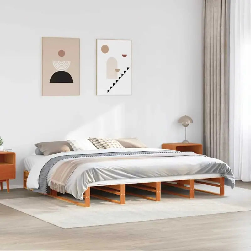 Klassiek houten bed met massief grenenhout voor een moderne slaapkamer - Wasbruin / 200 x 200 cm - Bedden & bedframes