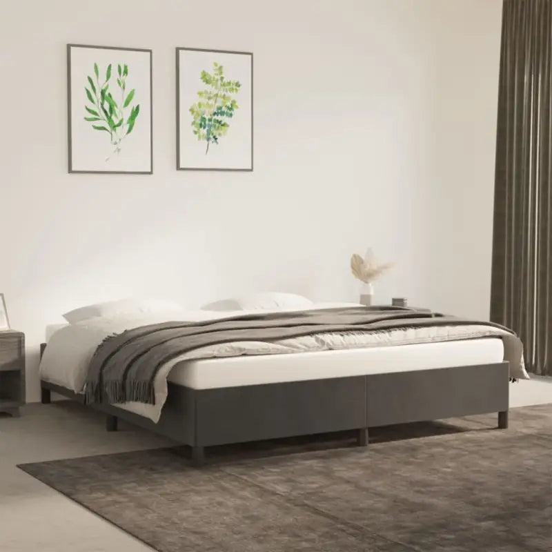 Luxe bedframe met multiplex lattenbodem en zachte fluwelen bekleding - Bedden & bedframes