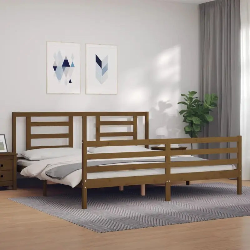 Massief Grenenhout Bedframe voor een Natuurlijke en Decoratieve Slaapkamer - Honingbruin / 200 x 200 cm - Bedden &