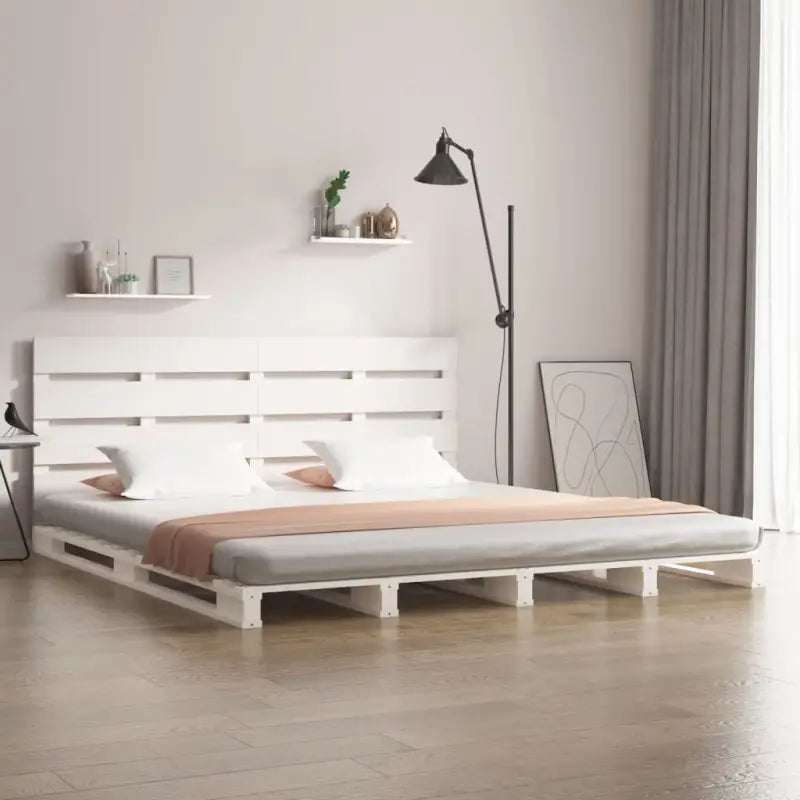 Massief Grenenhouten Bedframe met Levering Bevat voor Een Natuurlijke Sfeer - Wit / 120 x 190 cm - Bedden & bedframes