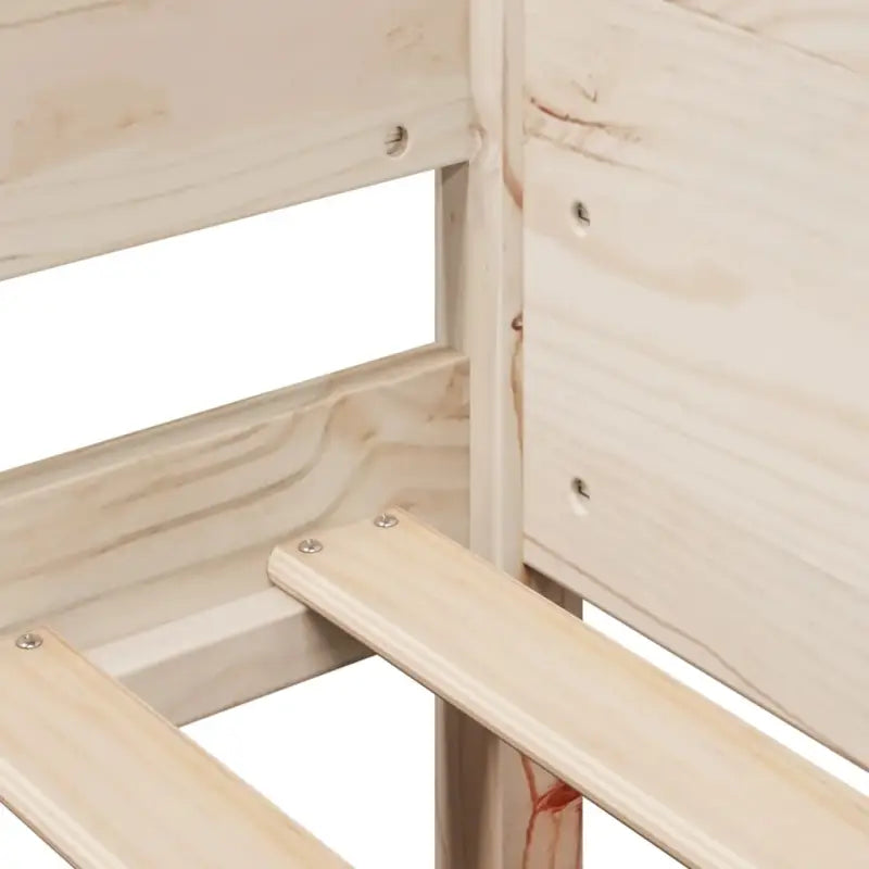 Modern bedframe met massief grenenhout en multiplex lattenbodem - Bedden & bedframes