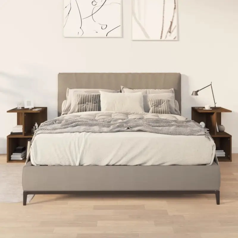 Nachtkastje met elegant ontwerp van bewerkt hout voor een tijdloze stijl - bruin eikenkleur / 2 - Nachtkastjes