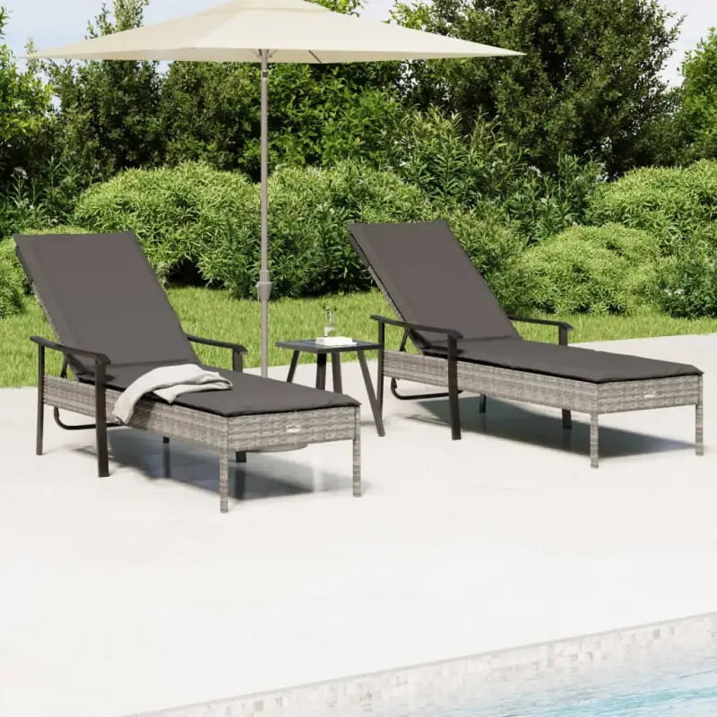 Relaxstoel van poly Rattan voor buitengebruik en duurzaam comfort - 2x Ligbed + Tafel - Tuinsets