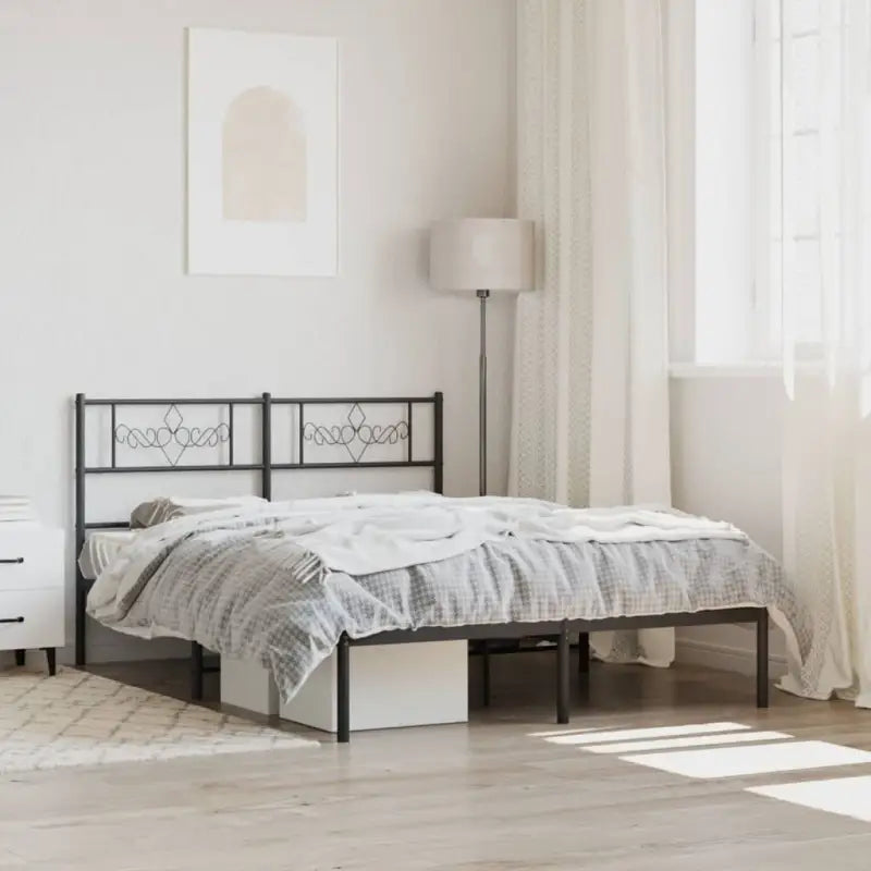 Robuust metalen bedframe met extra opbergruimte en tijdloos design - Zwart / 120 x 200 cm / met hoofdbord - Bedden &