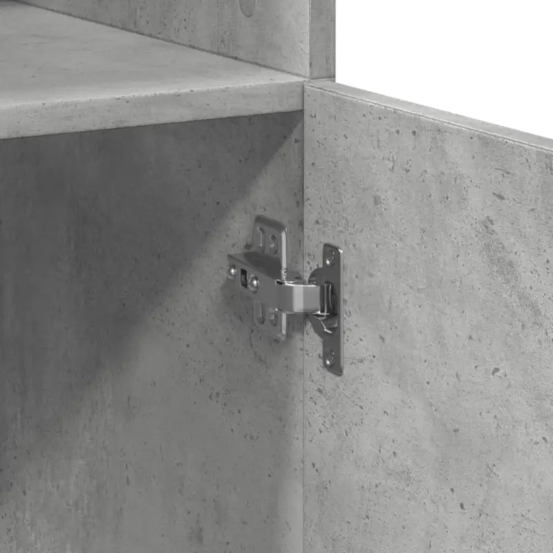 Trendy hoge kast van bewerkt hout met elegante charme - Dressoirs & buffetkasten