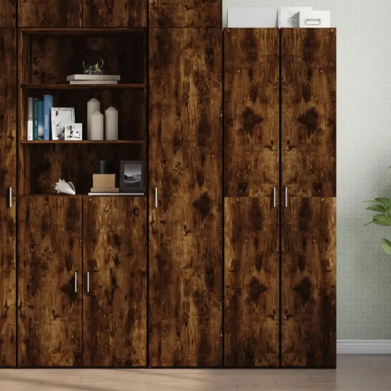 Trendy hoge kast van bewerkt hout met elegante uitstraling - Gerookt eiken / 1 - Dressoirs & buffetkasten