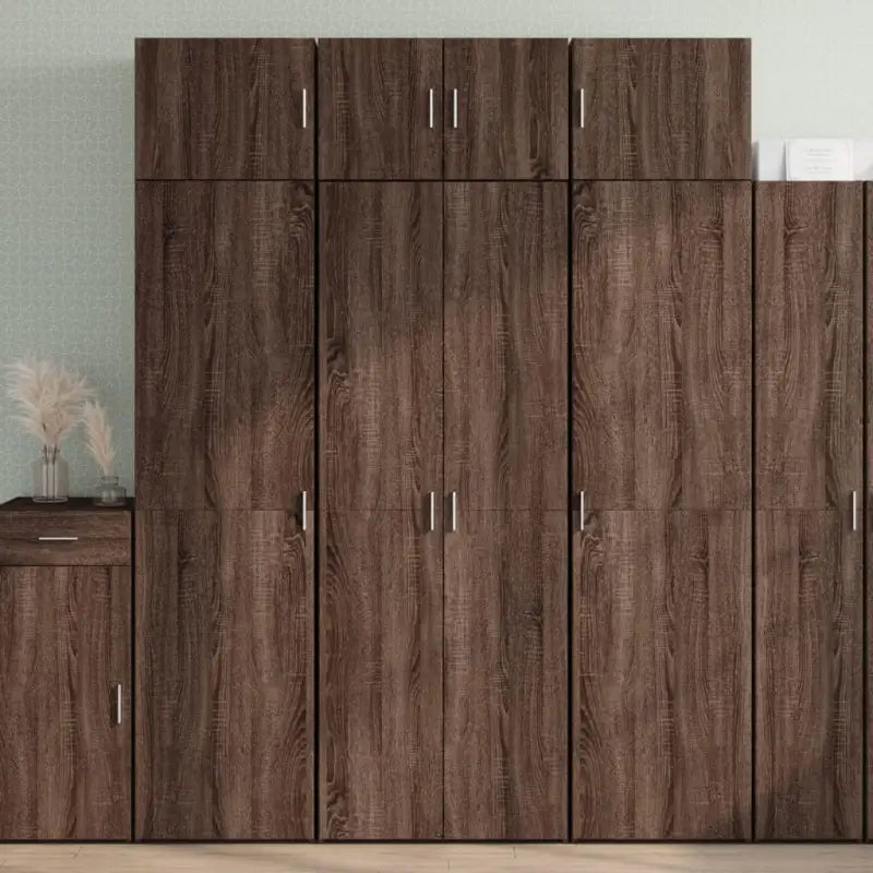 Trendy hoge kast van bewerkt hout voor een elegante interieurstijl - bruin eikenkleur / 1 - Dressoirs & buffetkasten