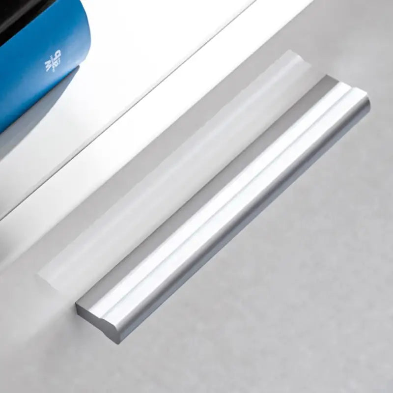 Tv-meubel bestaat uit bewerkt hout in hoogglans wit voor een strakke woonkamer - Tv-meubels