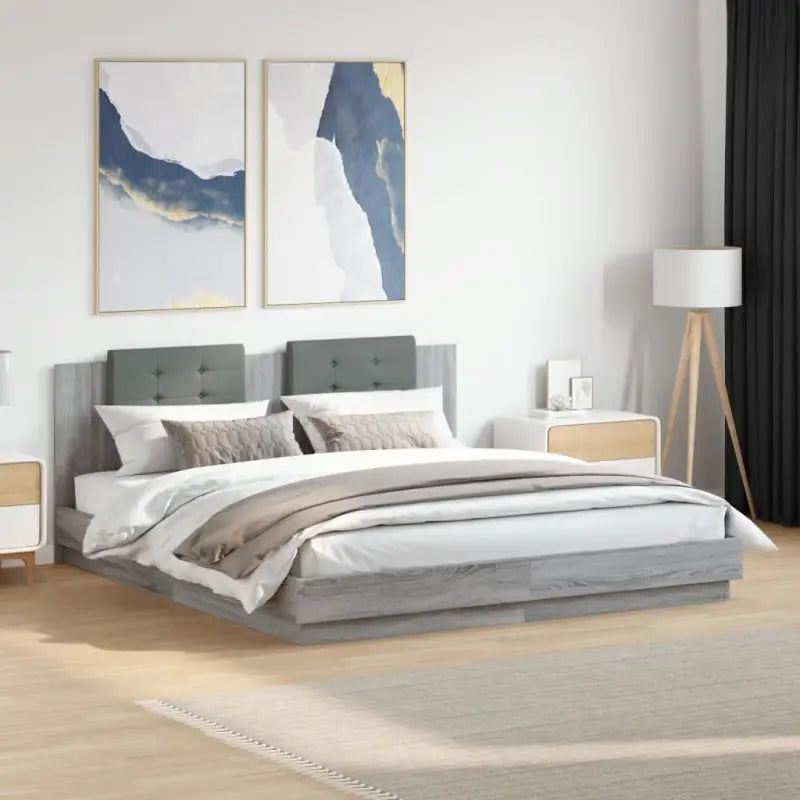 Bedframe met hoofdeinde en multiplex lattenbodem van bewerkt hout - Grijs sonoma / 200 x 200 cm - Bedden & bedframes