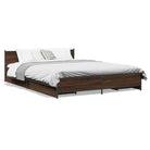 Bedframe met metalen poten en multiplex lattenbodem van bewerkt hout - Bedden & bedframes