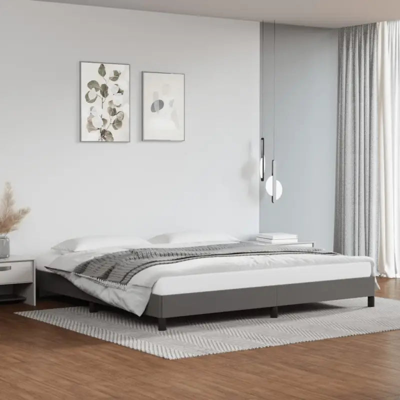 Bedframe met multiplex lattenbodem en duurzaam kunstleer - Grijs / 200 x 200 cm / 25 cm - Bedden & bedframes