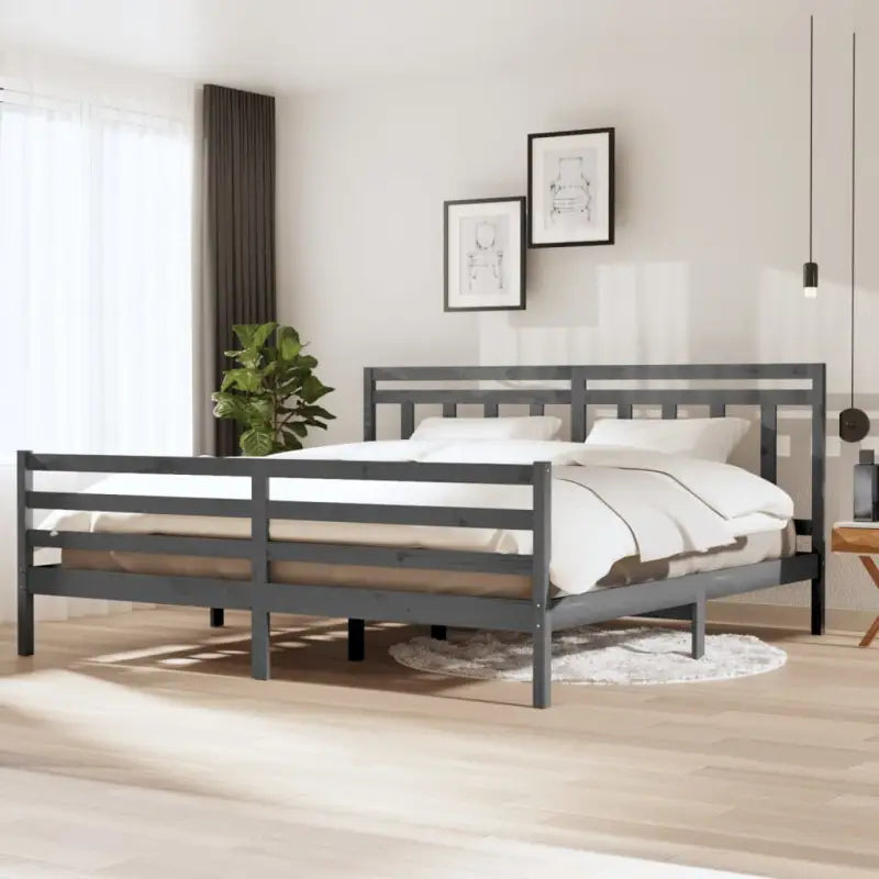 Bedframe van massief grenenhout met tijdloos ontwerp voor slaapkamer - Grijs / 200 x 200 cm - Bedden & bedframes