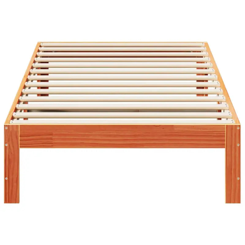 Bedframe van massief grenenhout met voorgeboorde gaten voor een goede nachtrust - Bedden & bedframes
