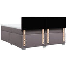 Boxspringbed in grijs materiaal met massief grenenhout en vullingsendracht - Bedden & bedframes