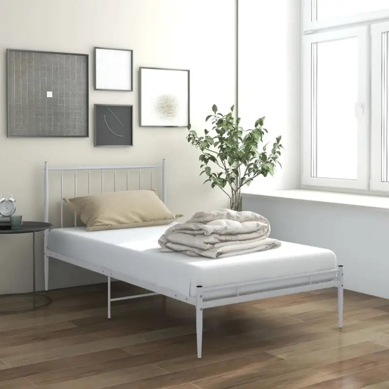 Comfortabel bedframe van gepoedercoat metaal voor een heerlijke nachtrust - Bedden & bedframes