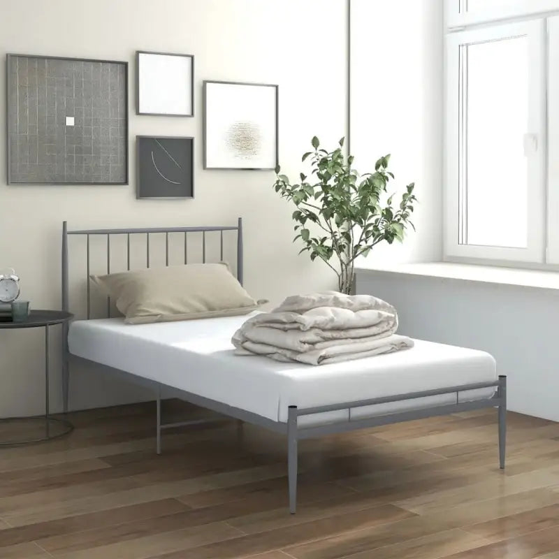 Comfortabel bedframe van gepoedercoat metaal voor een heerlijke nachtrust - Grijs / 90 x 200 cm - Bedden & bedframes