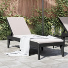 Comfortabele ligbed met verstelbare rugleuning en rattan uitstraling - Ligstoelen