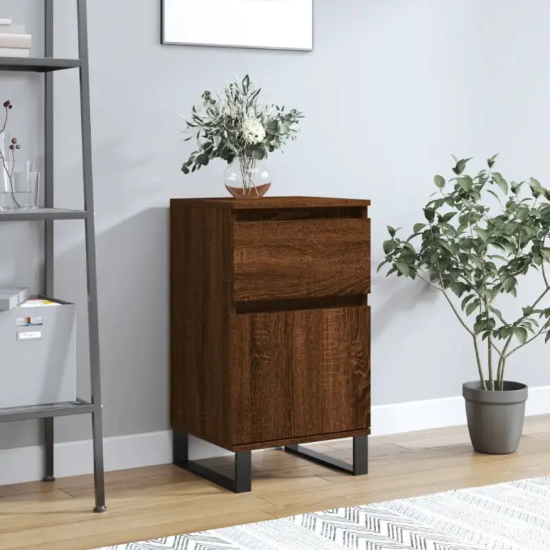 Dressoirs van bewerkt hout met ijzeren poten voor een tijdloze uitstraling - Bruineiken / 1 - Dressoirs & buffetkasten