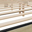 Duurzaam bedframe met bewerkt hout en multiplex lattenbodem - Bedden & bedframes