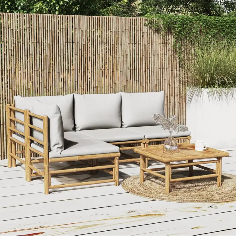 Elegante bamboe tuinset met comfortabele afmetingen en rugkussen - Lichtgrijs / hoek + 3x midden + Tafel - Tuinsets