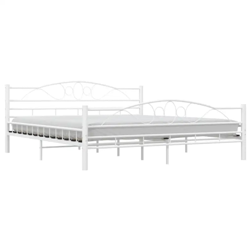 Elegante metalen bedframe voor een klassieke slaapkamer sfeer - Bedden & bedframes