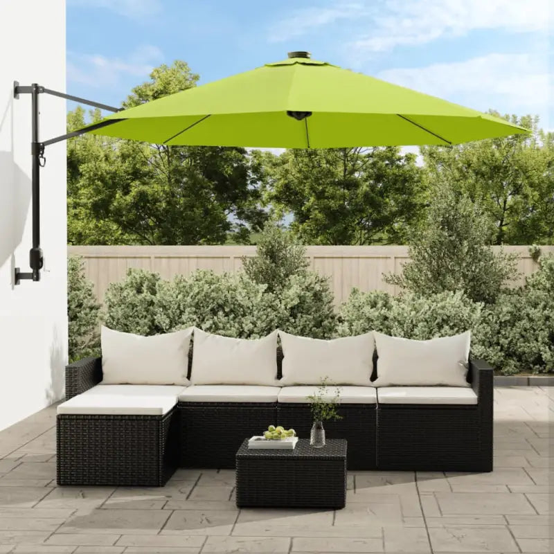 Elegante wandparasols met zorg ervoor led lampjes en kleine onderdelen - Parasols en zonneschermen