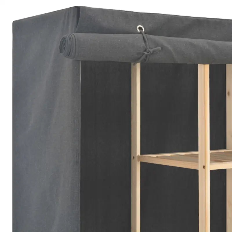 Functionele Kledingkast met Warm en Decoratief Ontwerp - Kledingkasten