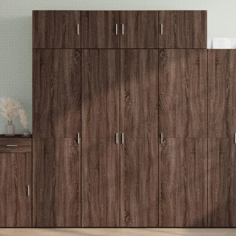 Hoge kast in grijs sonoma van bewerkt hout met stijlvolle uitstraling - bruin eikenkleur / 1 - Dressoirs & buffetkasten