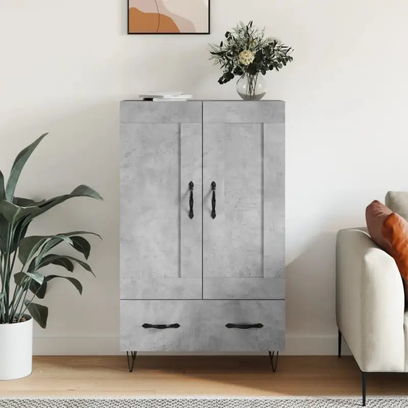 Hoge kast van bewerkt hout met duurzame charme - Dressoirs & buffetkasten