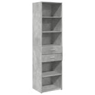 Hoge kast van bewerkt hout voor een stijlvolle inrichting - Dressoirs & buffetkasten