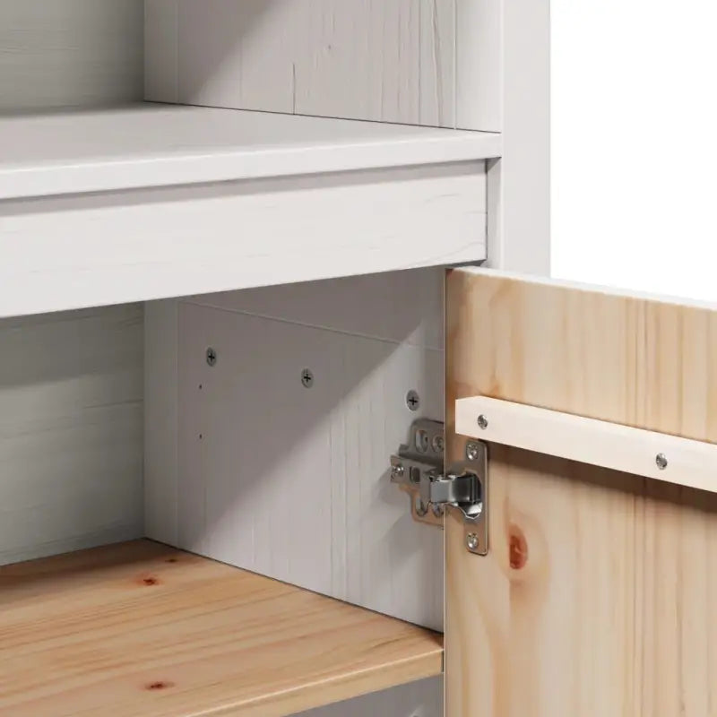 Hoge kast van massief grenenhout voor een klassieke uitstraling - Dressoirs & buffetkasten