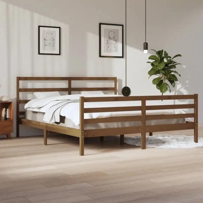 Houten bedframe van massief grenenhout met tijdloos ontwerp - Honingbruin / 200 x 200 cm - Bedden & bedframes