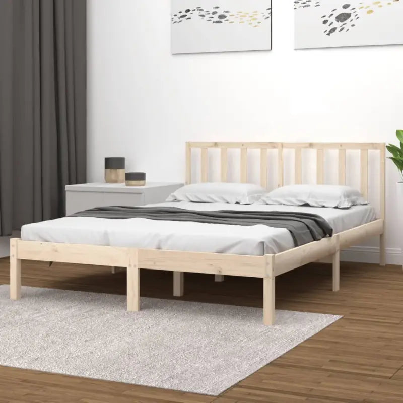 Houten bedframe van massief grenenhout met tijdloos ontwerp - Naturel / 200 x 200 cm - Bedden & bedframes